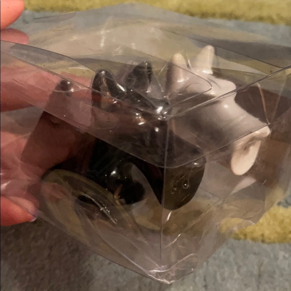Salt and pepper shaker